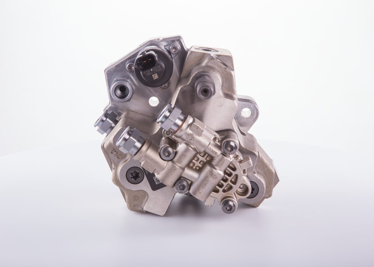 Einspritzpumpe IVECO in Original Qualität 1399464, 1703947, 2R0130105 von BOSCH