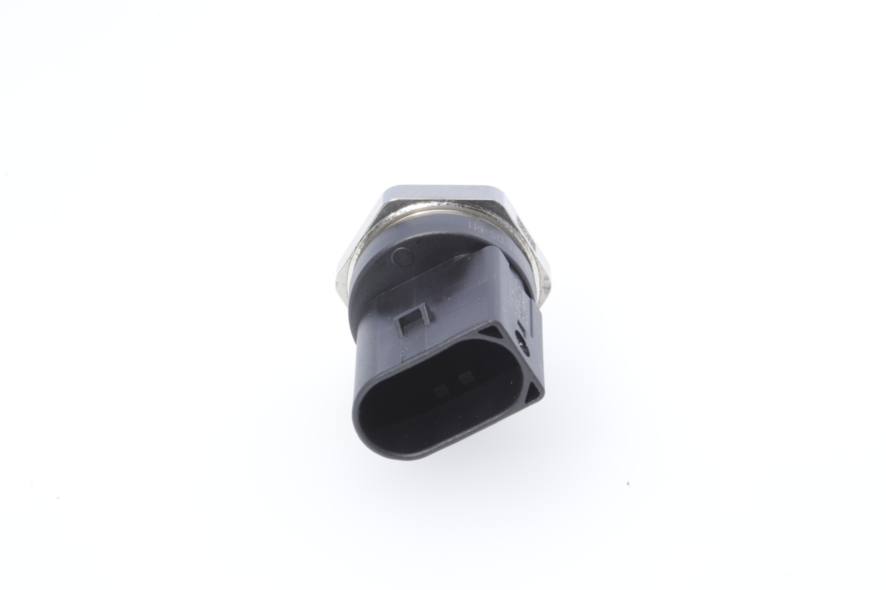 Bestel originele Brandstofdruksensor 0 261 230 384 voordelig online, te vergelijken met 06H906051F OEM-nummers