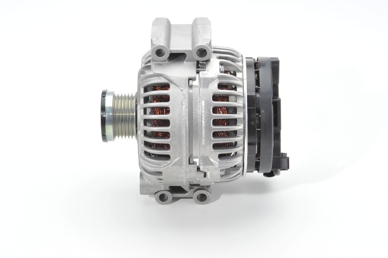 Compre Alternador 0 124 525 561 original asequible comparable con números OEM online 12317532969