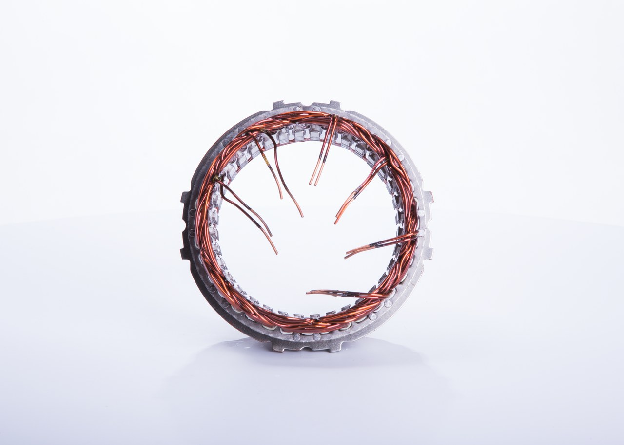 Köp BOSCH Stator, generator Produktnummer: F 00M 110 101 till det förmånliga priset av 769,81 kr