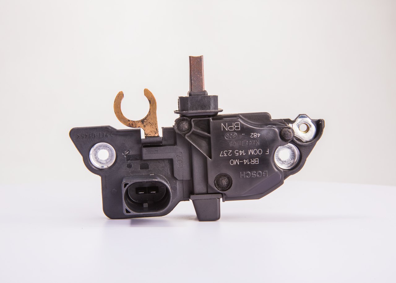OEM Regulátor alternátora VW 2.3 VR5 Syncro/4motion 150 HP Benzín 038903803F od BOSCH online za výborné ceny