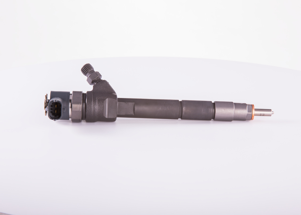 Bestel BOSCH Injector Artikelnr.: 0 986 435 234 aan de scherpe prijs van 235,16 €