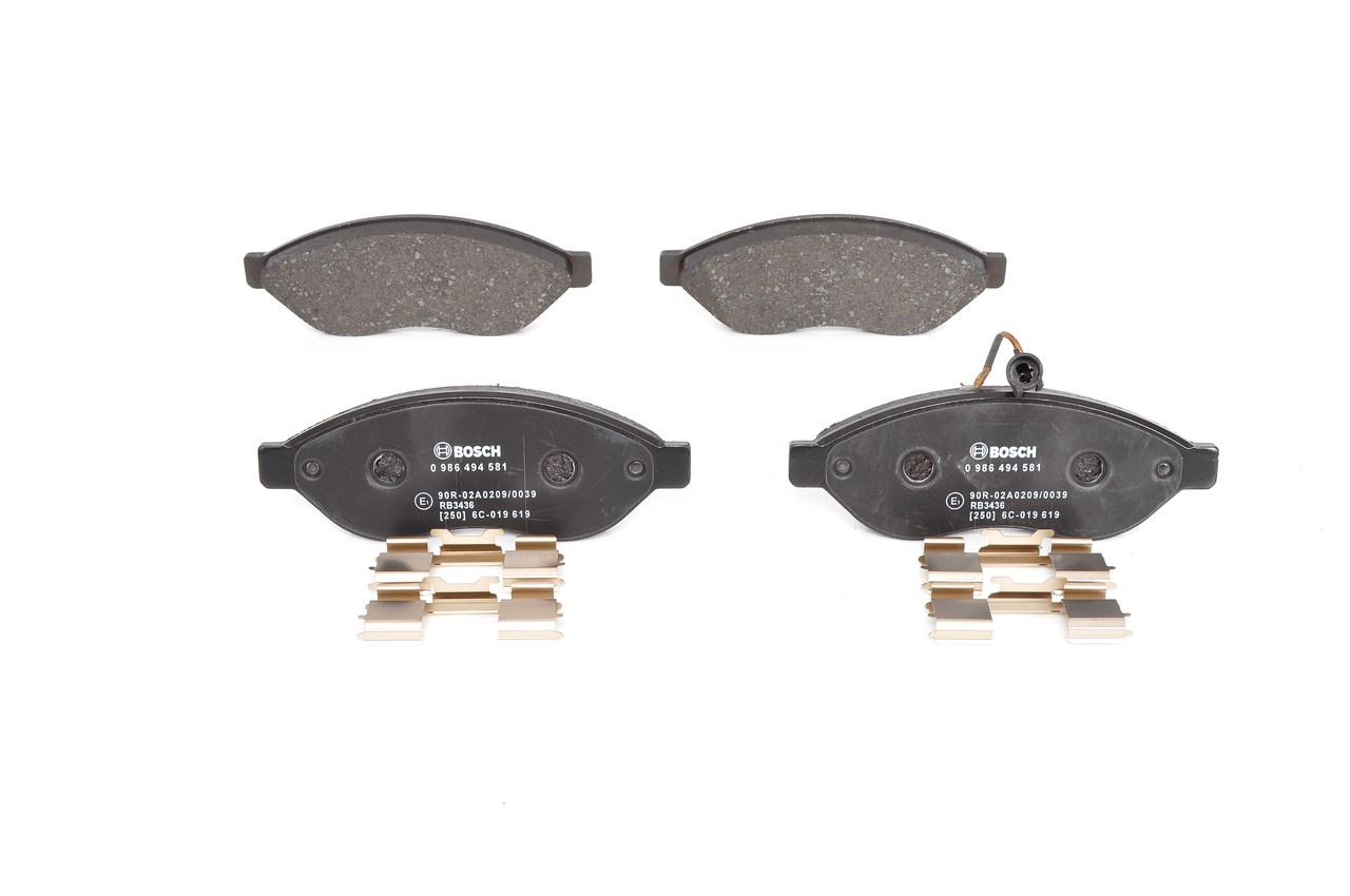 Iegādājieties lēti oriģinālo Bremžu kluči 0 986 494 581 comparable with 77367091 OEM numbers online