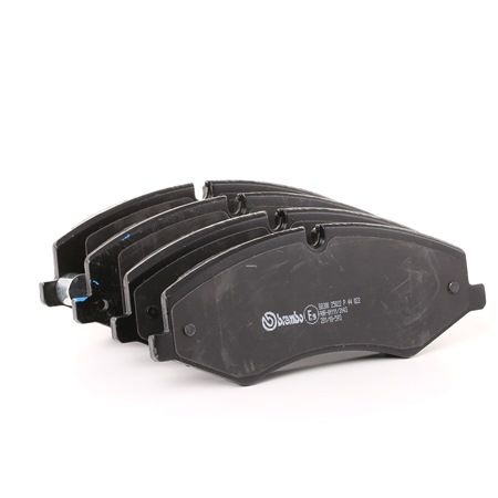 OEM Remblokken LAND ROVER 2.0 P200 FLEX 4x4 200 PK Benzine/Ethanol LR021253 van BREMBO online aan geweldige prijzen