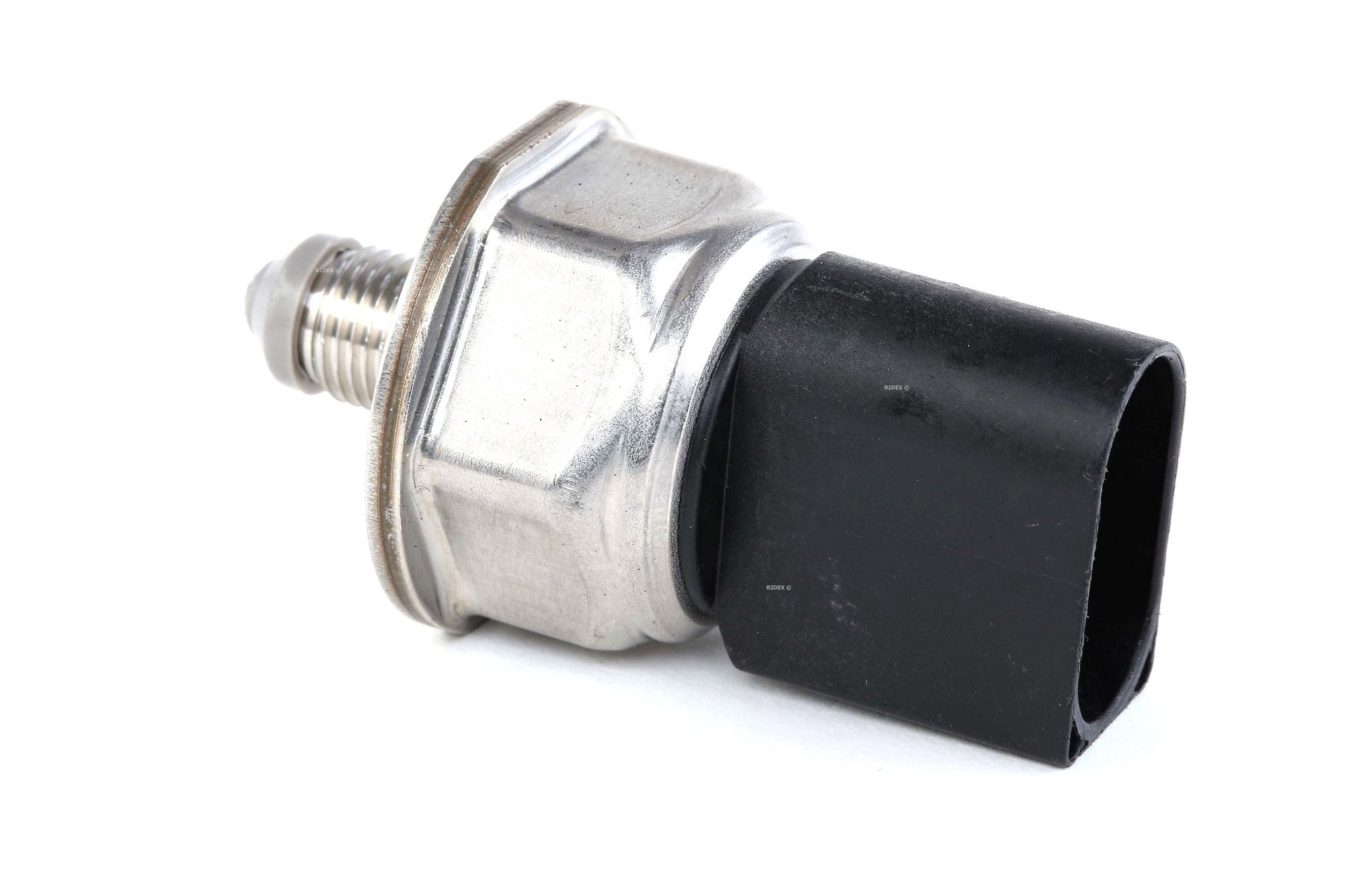 Kupte si RIDEX Snímač, tlak paliva Číslo produktu: 3942S0003 za nízkou cenu 965,50 Kč