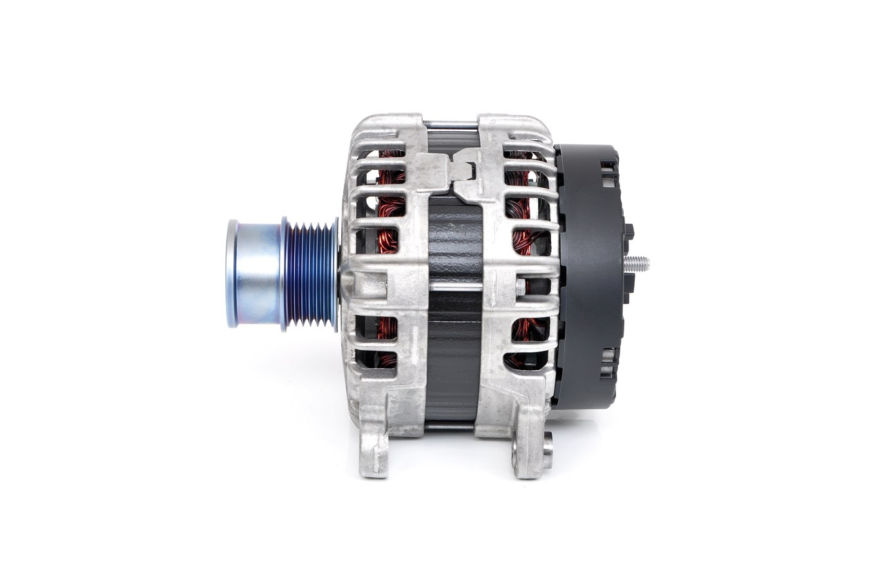 BOSCH 0 125 811 131 Alternateur