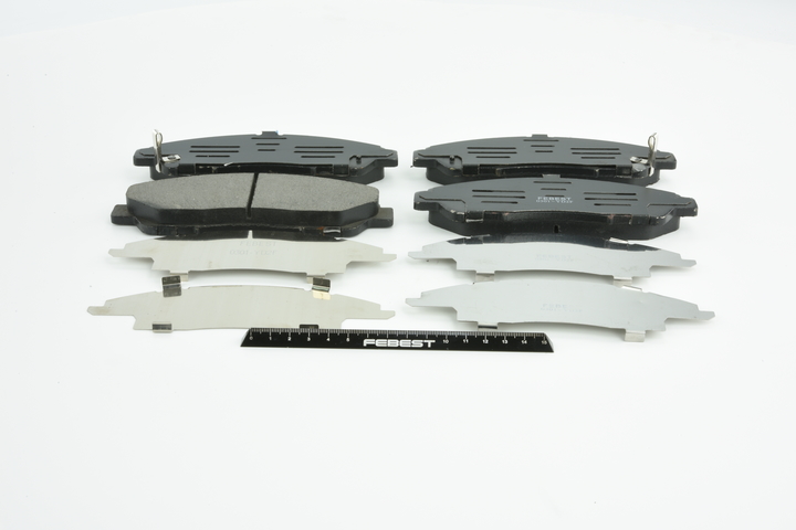 Köp billiga original Bromsbelägg 0301-YD2F jämförbara med 84323140 OEM nummer på nätet