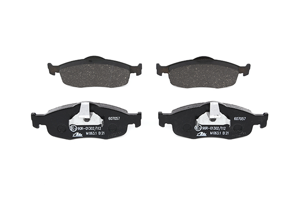 Acquista online Kit pastiglie freni 13.0460-7057.2 originale a buon mercato, comparabile con i numeri OEM 93BB2K021EB